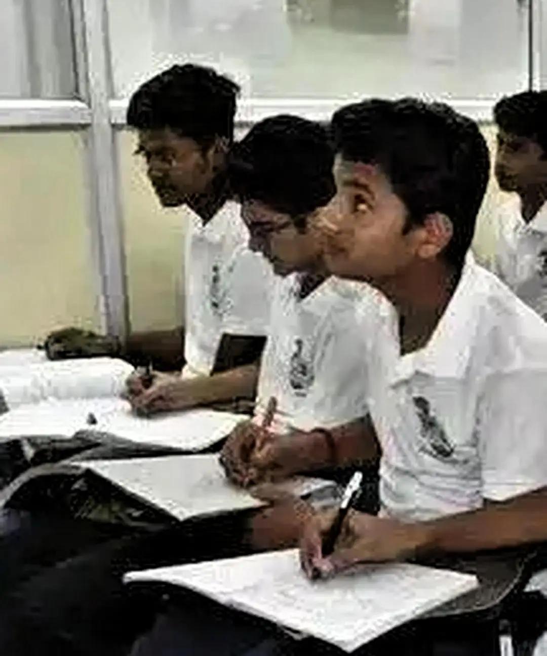 别再只盯着边境上的摩擦了！印度针对中国的技术渗透，早就把隐蔽的触手伸进了我们顶尖