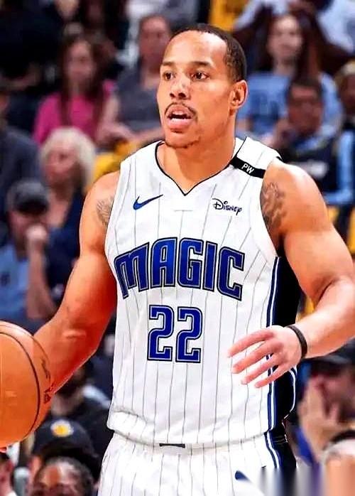 一场讨论炸了锅：魔术队到底谁是二当家？贝恩？还是小瓦格纳？数据一拉出来，球迷们