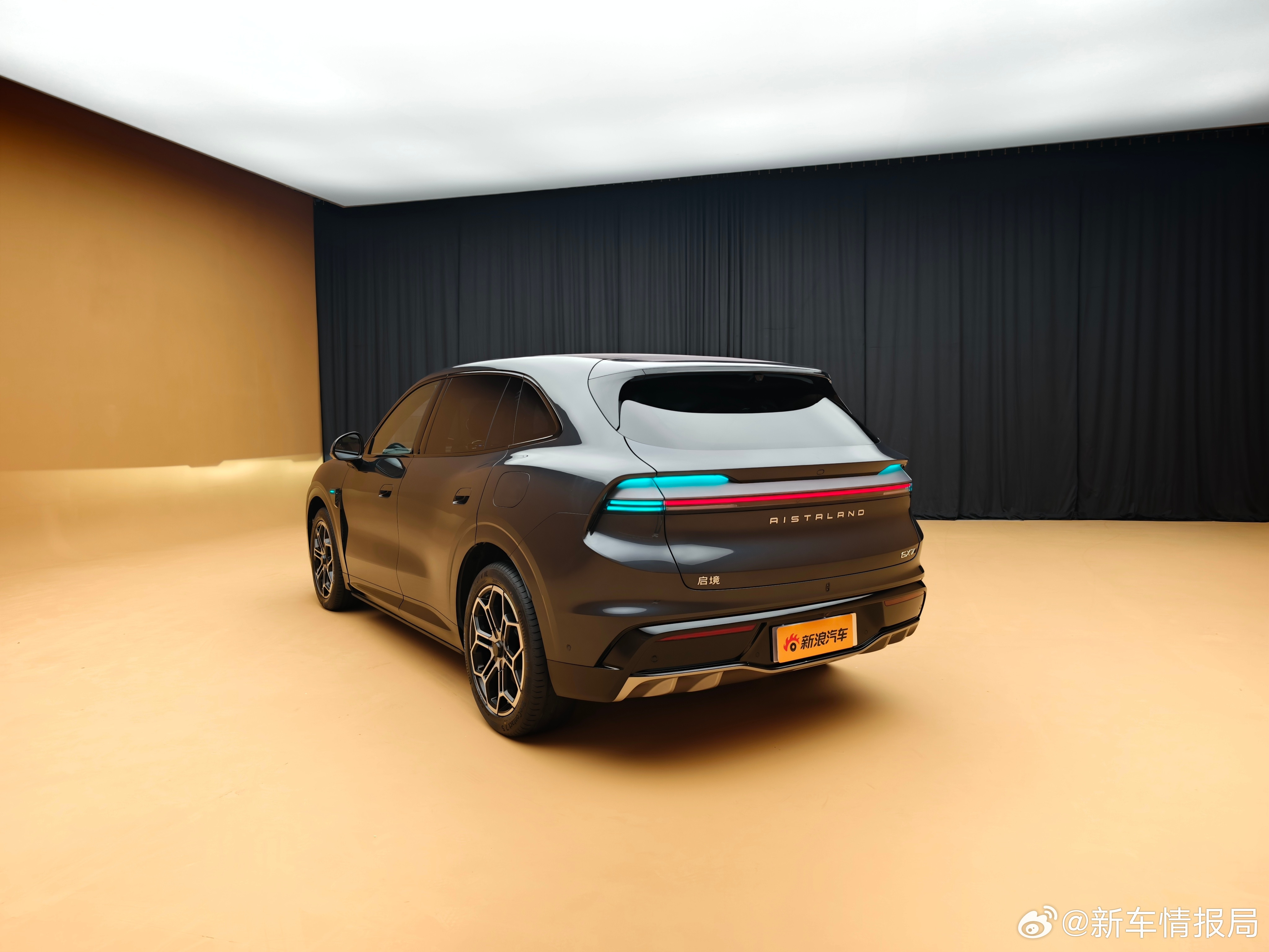 启境GX7限时价22.99万起新车情报局9月23日，广汽x华为乾崑启境GX
