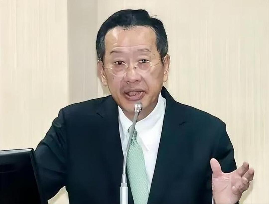 顾立雄这回真是“大嘴巴”开到底了，以前被问美军在台人数，官方口径都是“无可奉告”