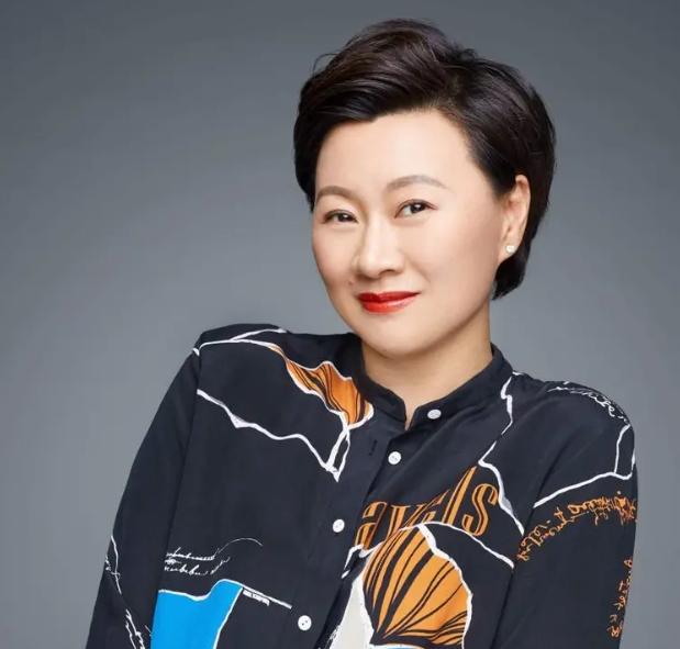 赵海燕儿子大婚，儿媳漂亮长得像混血儿，大姑闫学晶未出席婚礼娱乐