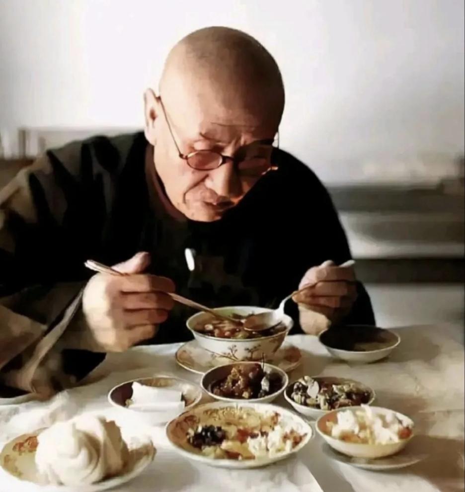 晒晒过去的老照片在民国人物中，山西军阀阎锡山绝对是一个特殊而又复杂的人物！值得我