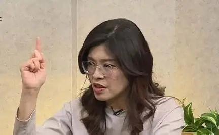 炸锅了！蒋万安爆料蓝营酝酿倒阁，毒油风波再升温岛内政坛再起波澜！7月27日，