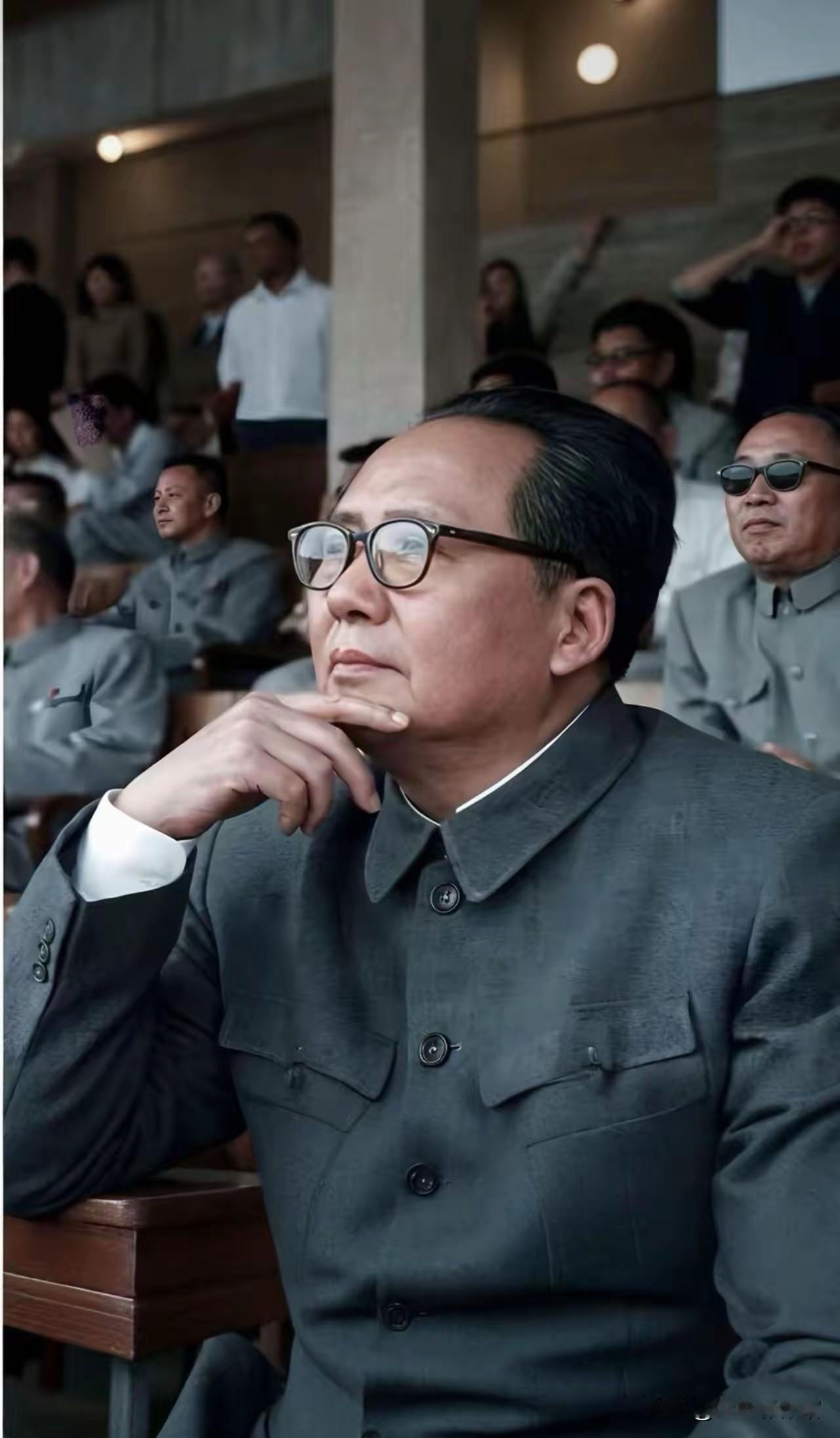 毛泽东最入景的一句话：须晴日，看红装素裹，分外妖娆！