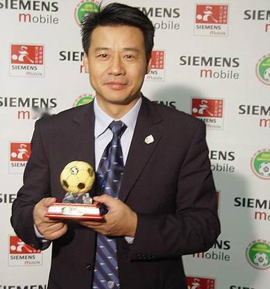 剖析本土少帅崛起的原因，吴金贵直言，他们这一代教练都接受过系统专业的足球教育，不