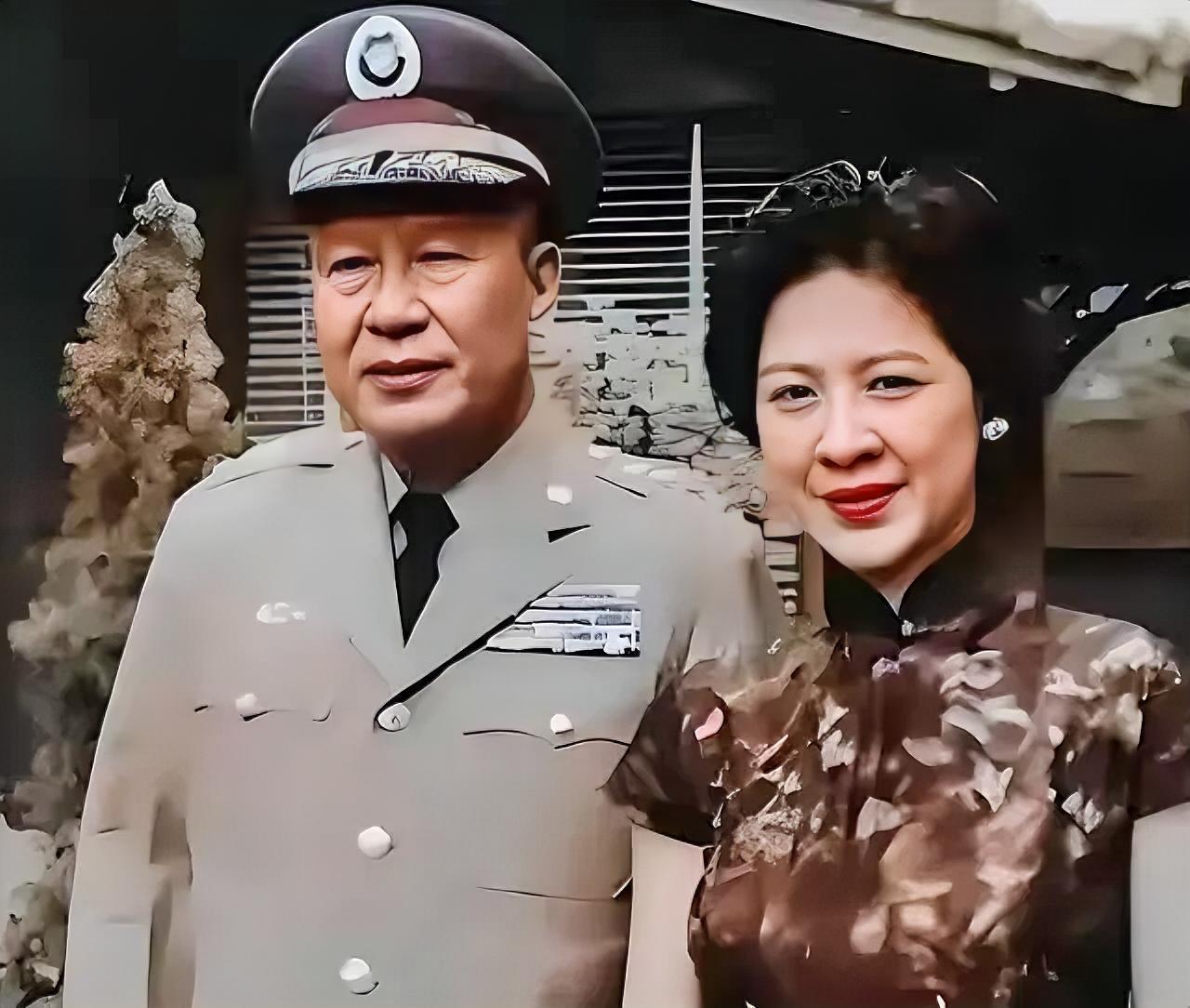1925年，32岁的白崇禧在桂林娶了22岁的马佩璋。新娘子是出了名的“桂林第一美