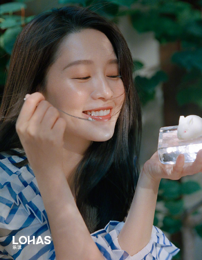 李沁越看越觉得好看了！🥰