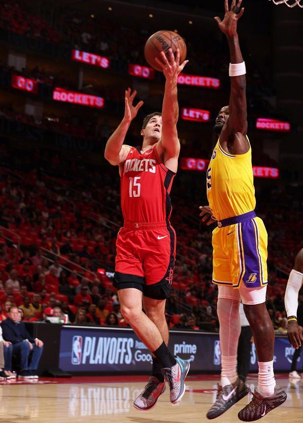 乌度卡怎么也没想到，首轮G4面临二选一难题！第一个是重用谢泼德，犹豫许久的乌度