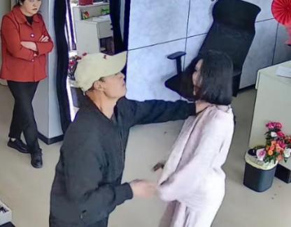 被父母暴打后签“买断协议”，河南女孩彻底断亲！  4月1日那天，矛盾彻底爆