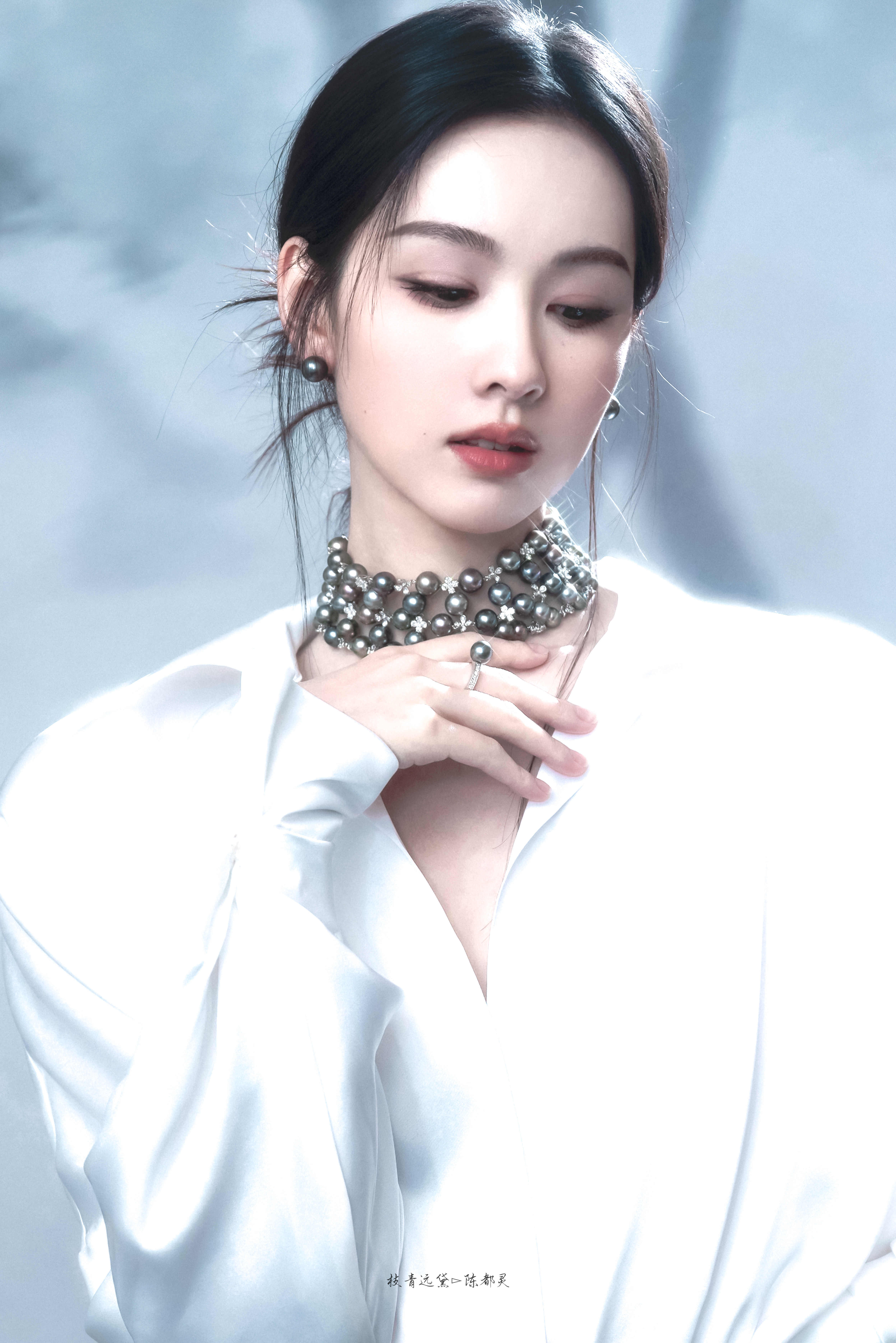 陈都灵/🤍陈都灵戴了好多珍珠