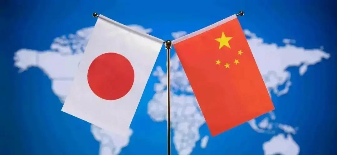 就在刚刚日本前议员户嘉敷直美突然宣布了自己的看法，称听说中国媒体说冲绳不是日本