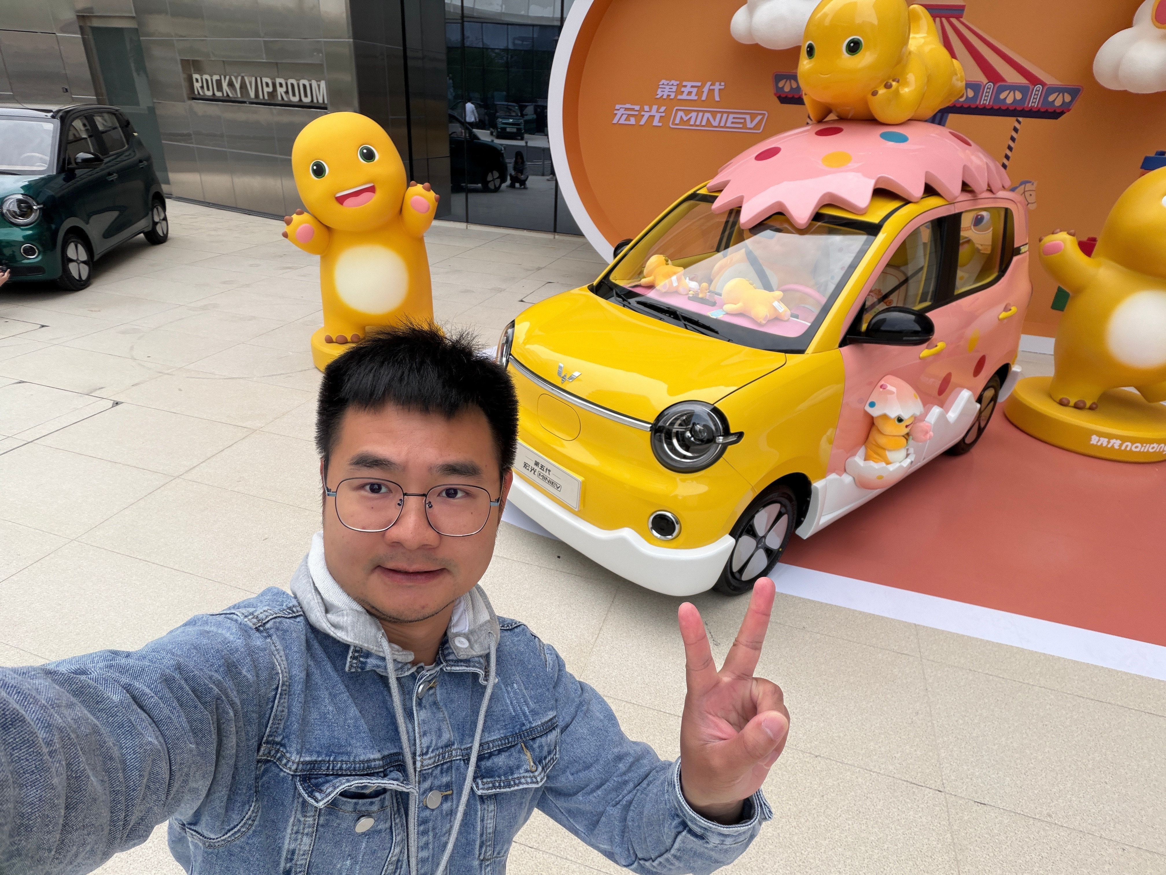 今天情绪价值拉满！我也有少男的一天！试驾体验第五代宏光miniev越来越好看，