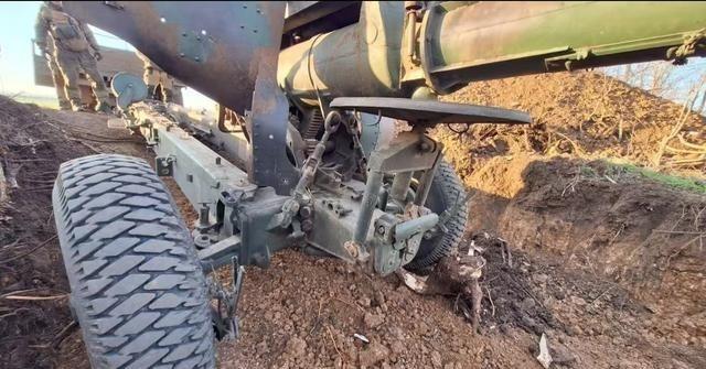 朝鲜榴弹炮质量差，禁不住高强度战斗！有消息称，俄军装备的朝鲜制造122毫米D-7