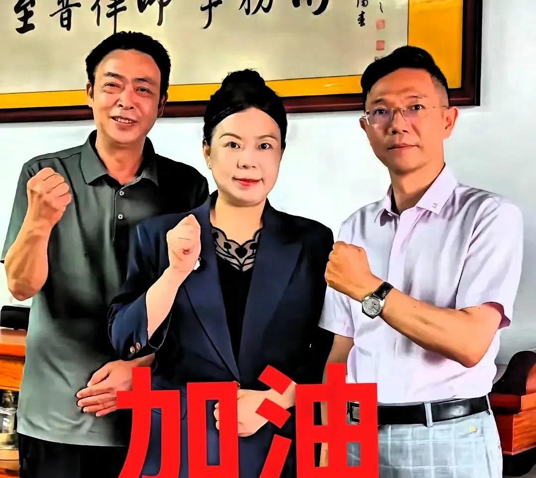 焦急刷屏！都11:30了，李律和姚妈咋还没消息？11:30了，焦急的大家不停