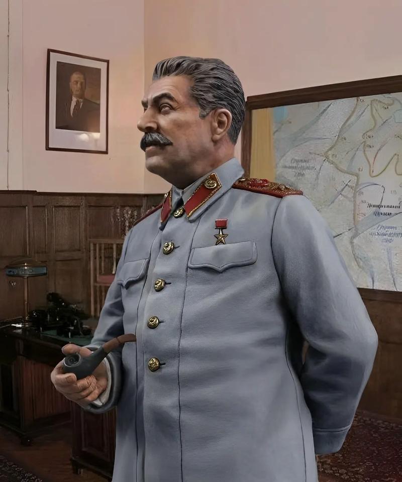 斯大林到底有多让人害怕？咱就这么说，世界上从来没有一个领袖，能像斯大林那样，对自