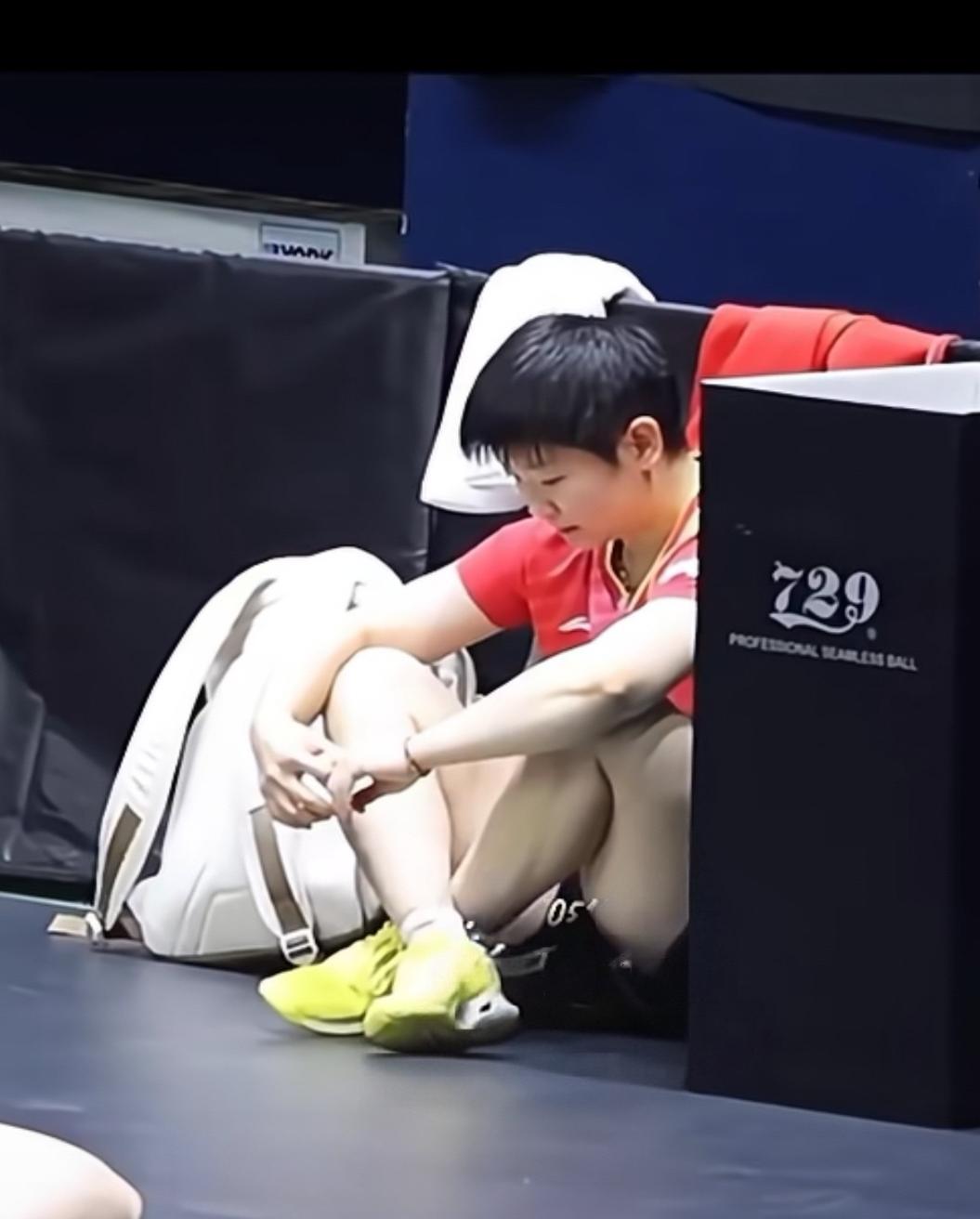 如果孙颖莎没那么“懂事”，现在的中国女乒会乱成什么样？说句招人恨的话：孙颖莎是国