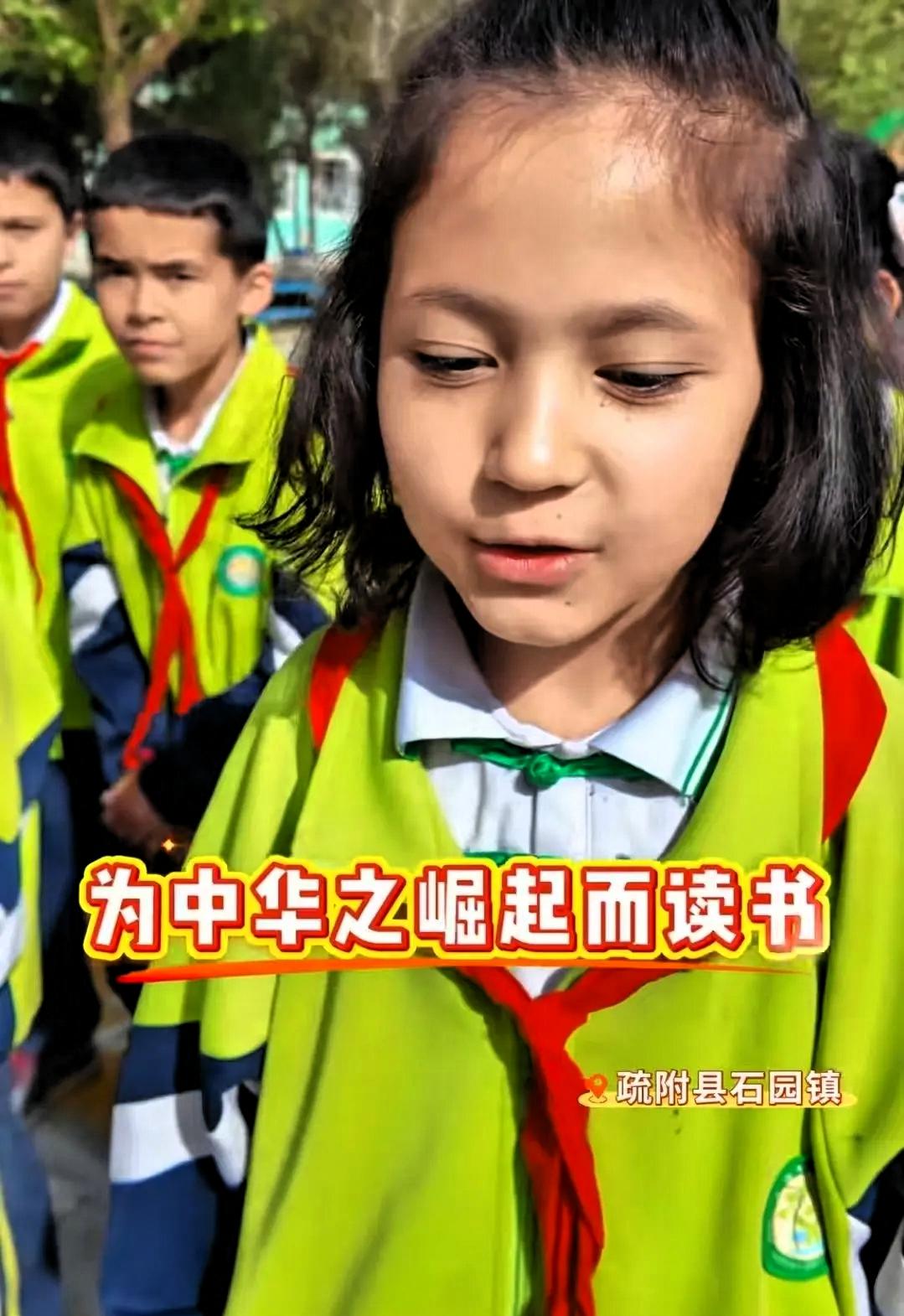 近日，一则采访内容冲上了热搜，小女孩的回答更是振聋发聩如今谈起读书的意义，