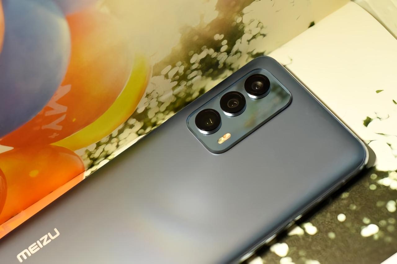 我一直都觉着，手机的最优解价格就在2000元上下，特别是1599元，简直完美！