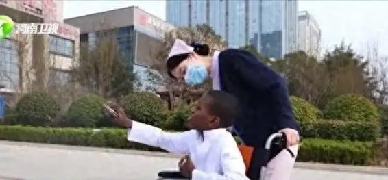 郑州非洲少年手术账单曝光：别用“大爱”绑架国人，公共医疗必须公私分明！非洲
