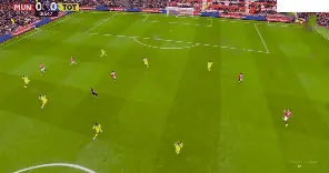 曼联双星建功！B费、姆伯莫破门力克热刺，英超四连胜