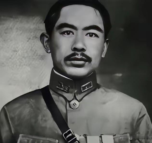 1944年，被调离新疆的盛世才，带着数十辆卡车的家当路过陕西宝鸡时，儿子看戏被打