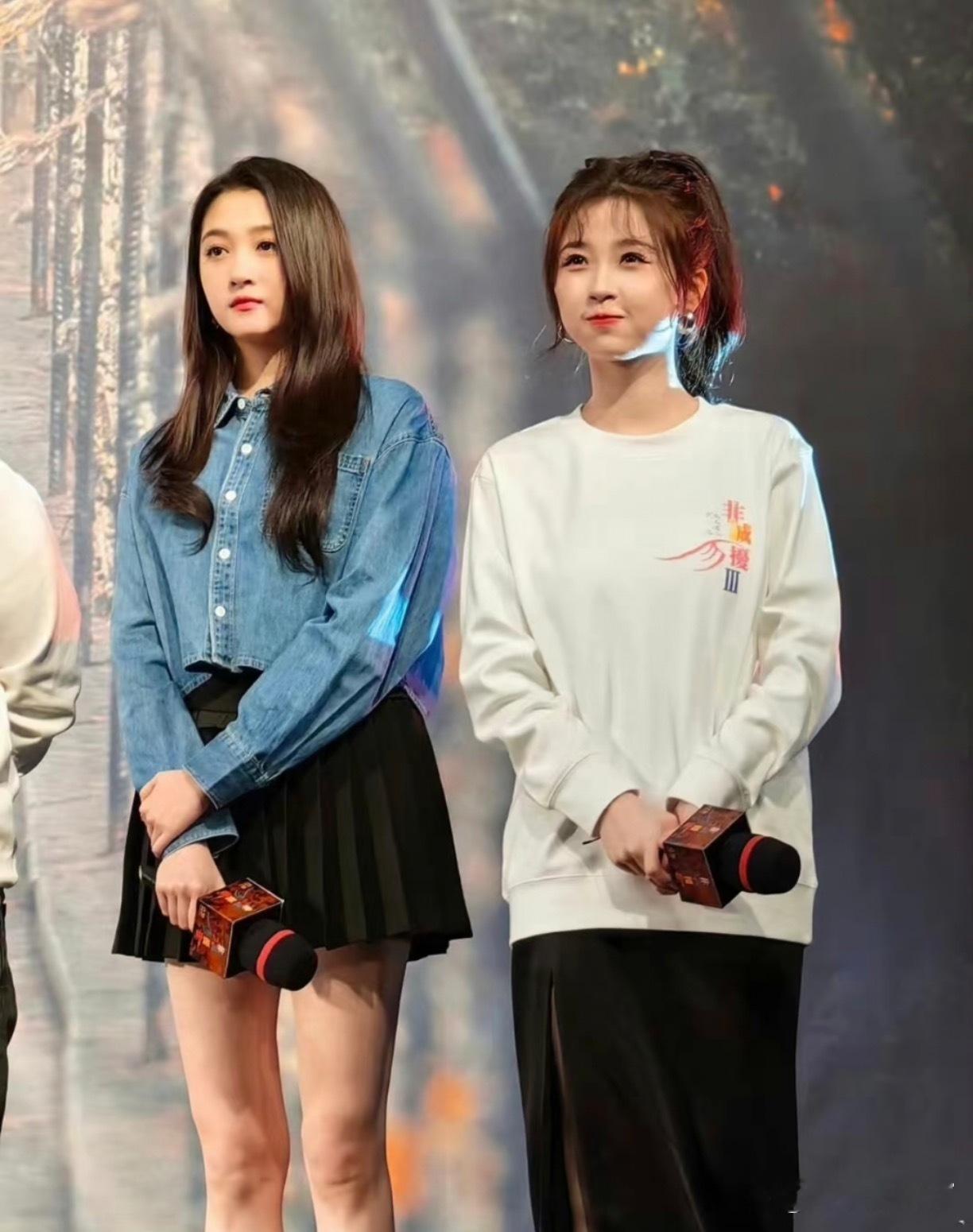 在我印象里关晓彤应该算女明星里很高的吧？虞书欣站在她旁边好像也没差多少，她有多高