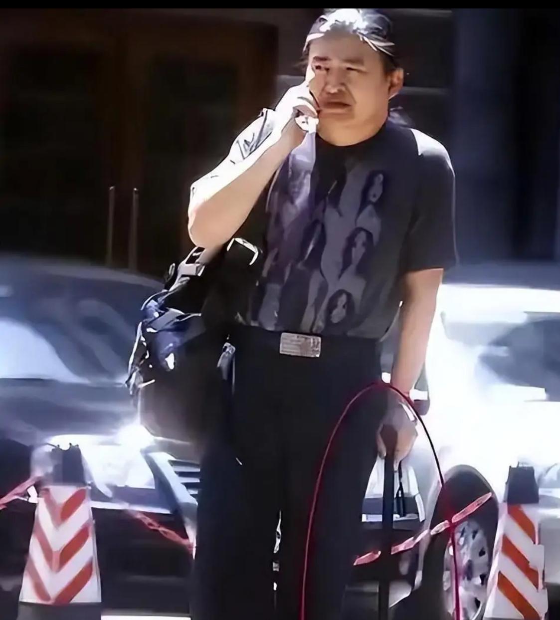 刚刚查了一下股骨头坏死，不查不知道，一查吓一跳。刘欢老师2009年确诊的这个