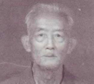 1948年4月18日，地下党员李维嘉刚刚接完头打算回家。突然看见一个小姑娘在悄悄