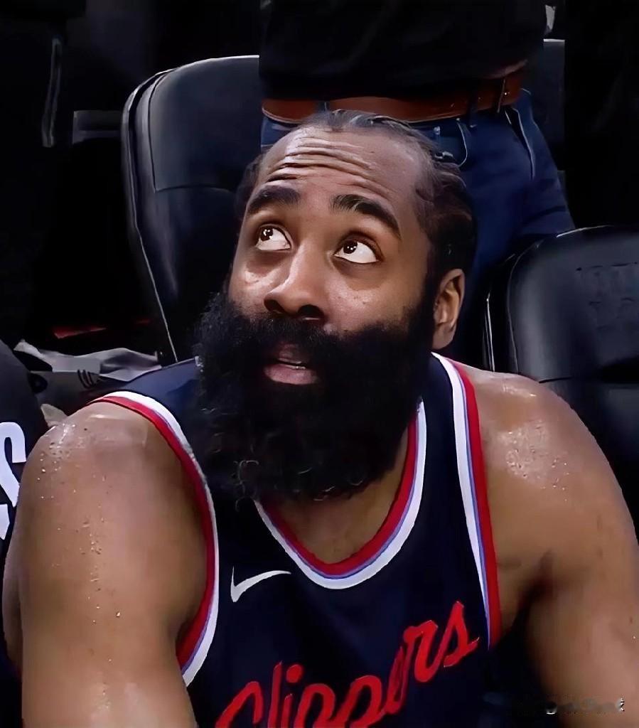 开始发力了！！随着一波5连胜！！！快船以18胜23负排名西部第十，正式踏进附加