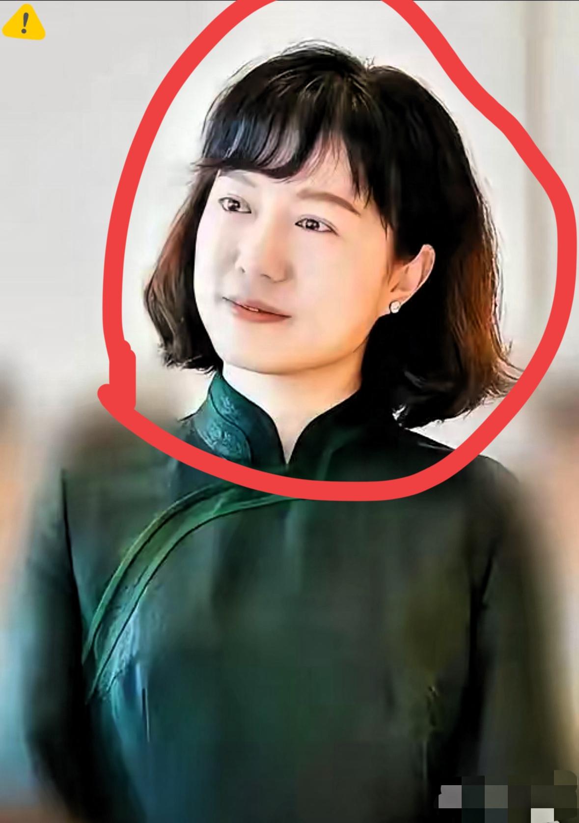 所有人都在等她“闹分家笑话”，没想到，杨老刚走她就搬进了清华教授公寓。哪有