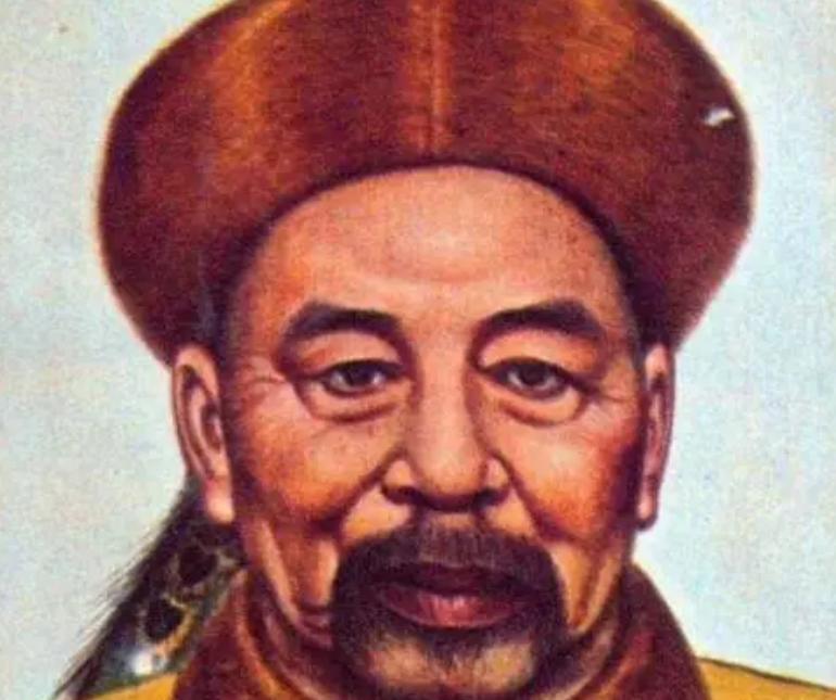 1859年，咸丰皇帝下令杀掉左宗棠，左宗棠立马找到好友胡林翼求助，可是，胡林翼却