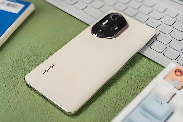 荣耀旗舰上市仅2个月, 跌价770元, 16GB+512GB+骁龙8Gen3