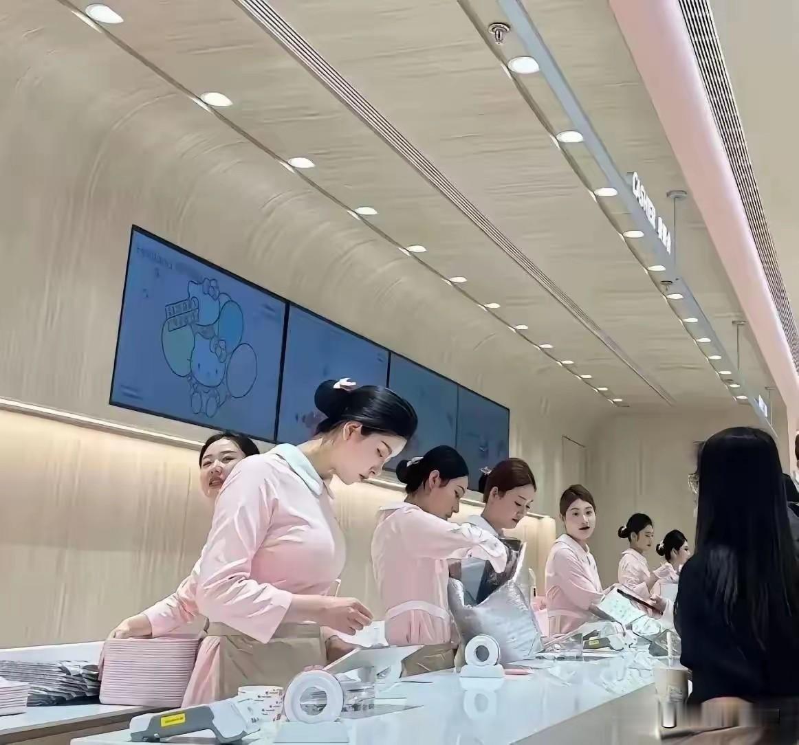 好利来堪称选美