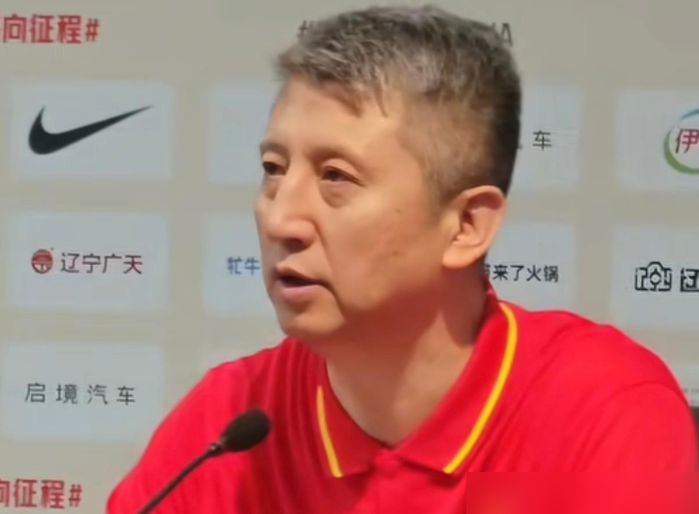 周琦训练视频流出来了，暴扣、横移、速率全在线，但国家队名单愣是没他。郭士强接受采访，内线缺人急得嘴上