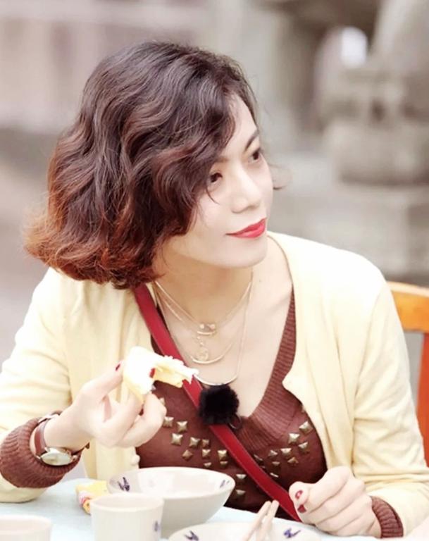 复旦大学陈果说：“任何男人和女人，只要他们是异性，只要在一起相处时间长了，他们