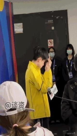 记者赛后问王楚钦关于魏桥队内战的看法，这哥们的回答直接封神！全程高情商输出滴