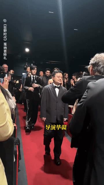 见识到徐静蕾的大能量了！看李庚希这无敌的资源就知道了！虽然徐静蕾已经久不出现在娱