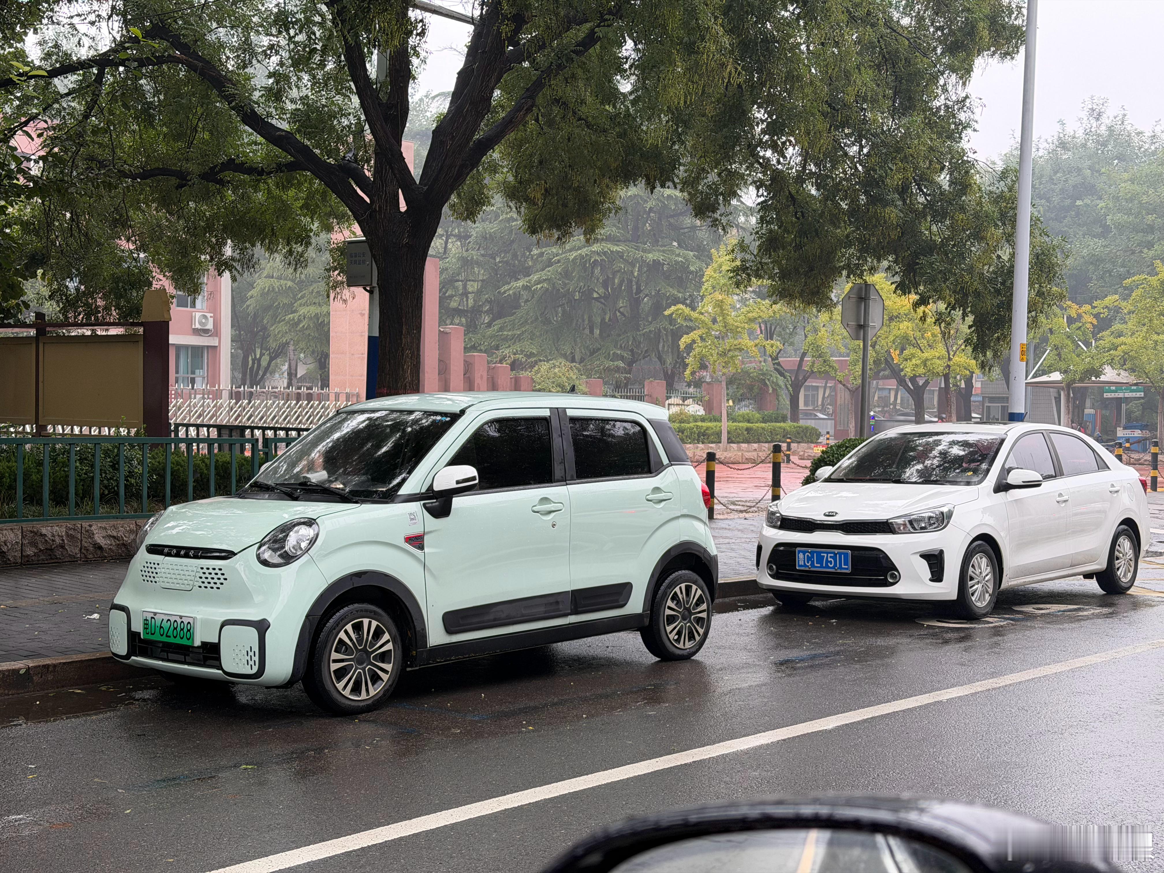 这玩意开在路上，打的是守法公民的脸啊[哭哭]​​​