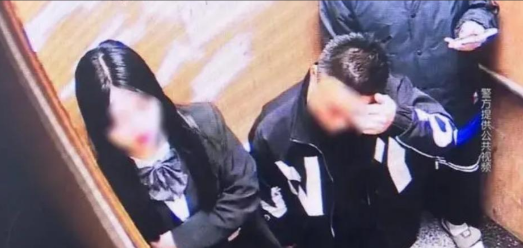 2021年浙江，44岁男子在酒吧，想5万包养18岁女孩！女孩立马答应，两人来到出