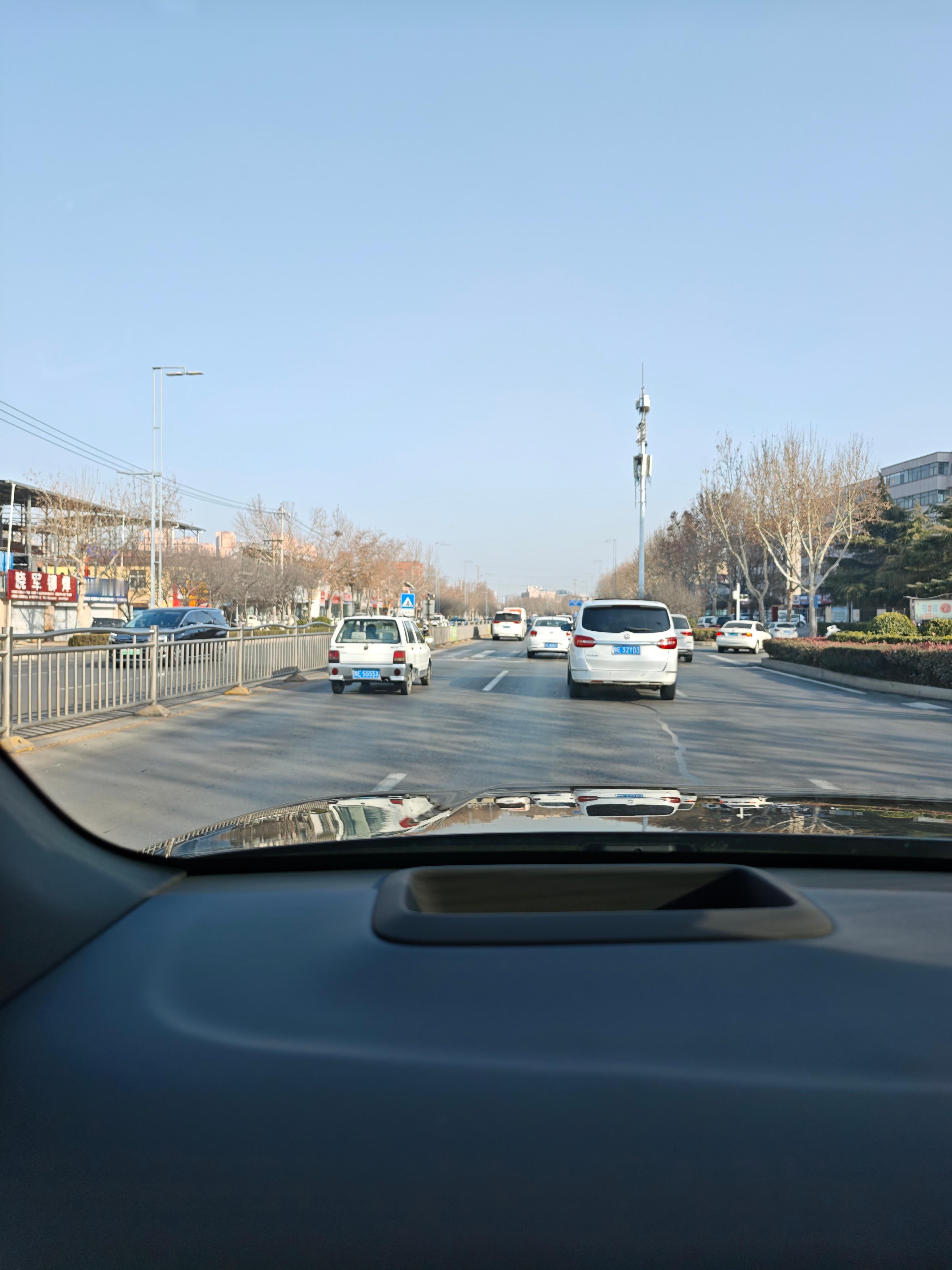 乍一看：好家伙，这车有点意思仔细一看：好家伙，这牌有点牛逼