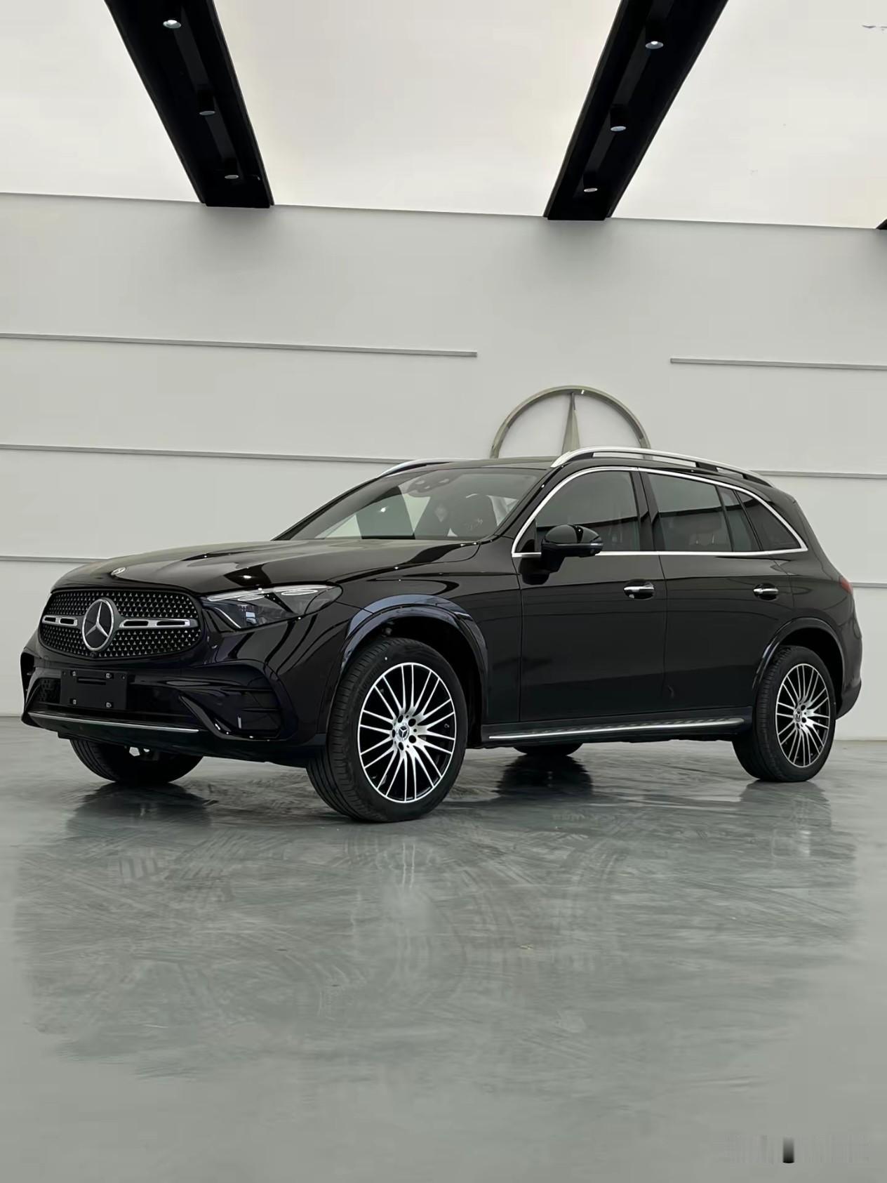 “奔驰GLC保值率排名第一”。这看似光鲜的数据背后，实则暗藏着豪华车市场的残酷真