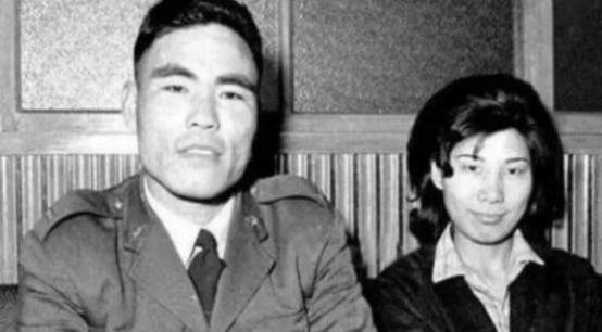 1990年，中国飞行员王宝玉开着飞机叛逃苏联，苏联答应送他去美国，然后给王宝玉戴