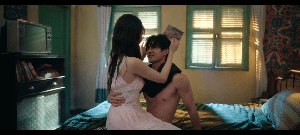 看到了一张图，分享给大家《双轨》的尺度竟然能有这么大🙉片方还贴心标注“剧情需要