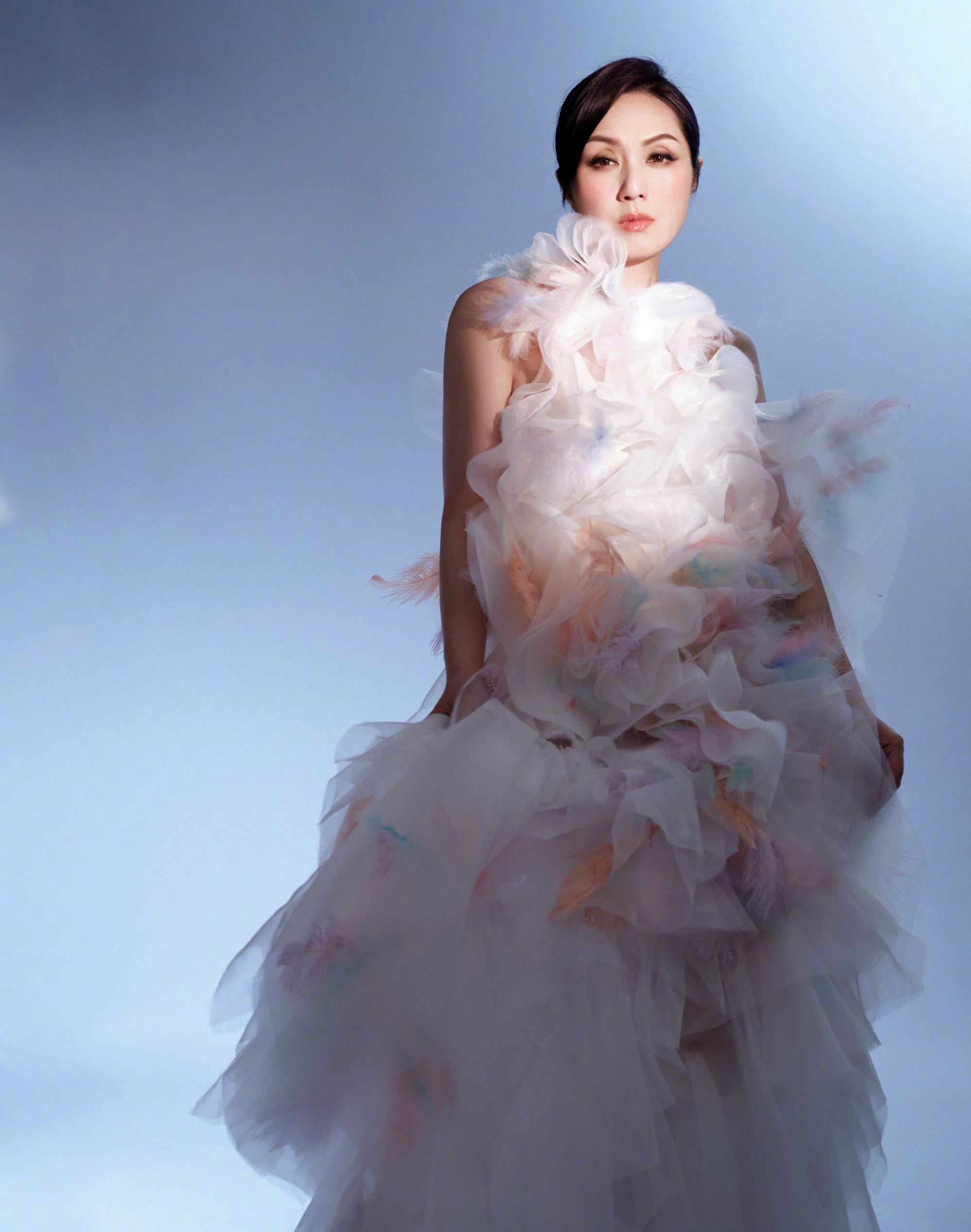 51岁杨千嬅被问会不会再生孩子杨千嬅不介意帮朋友带孩子据港媒，近日采访中被问是