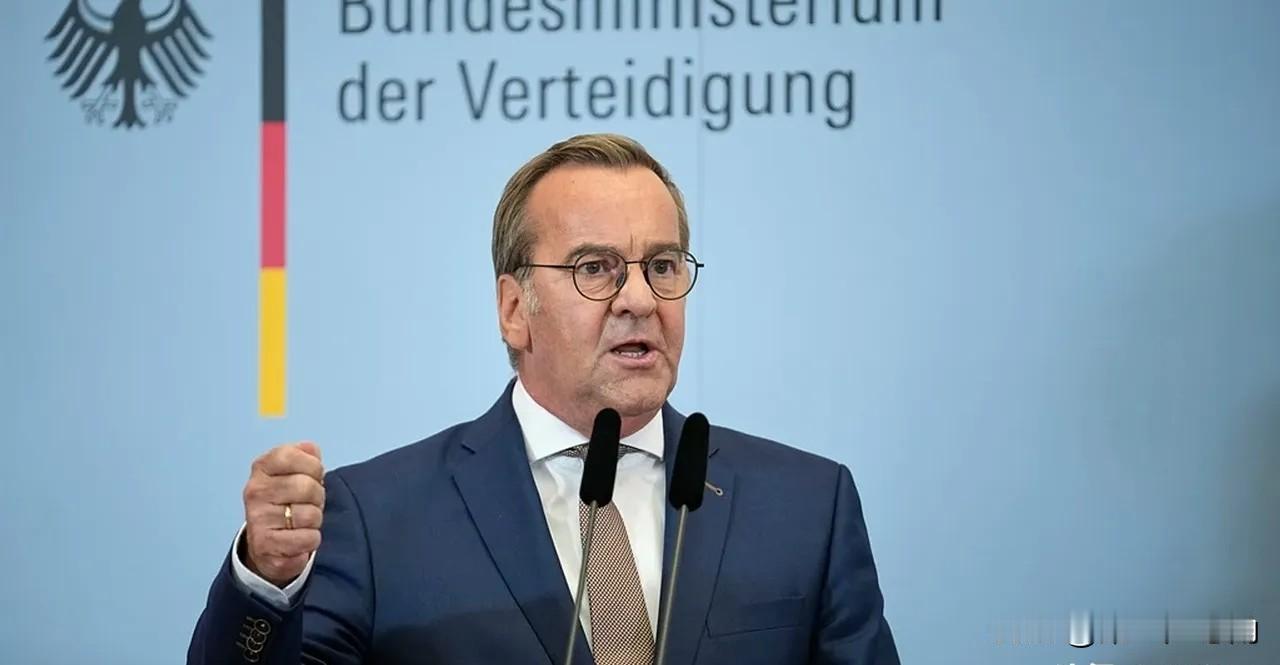 德国国防部长鲍里斯·皮斯托里乌斯今天说：“我们没有发动这场战争。全世界、还有特朗