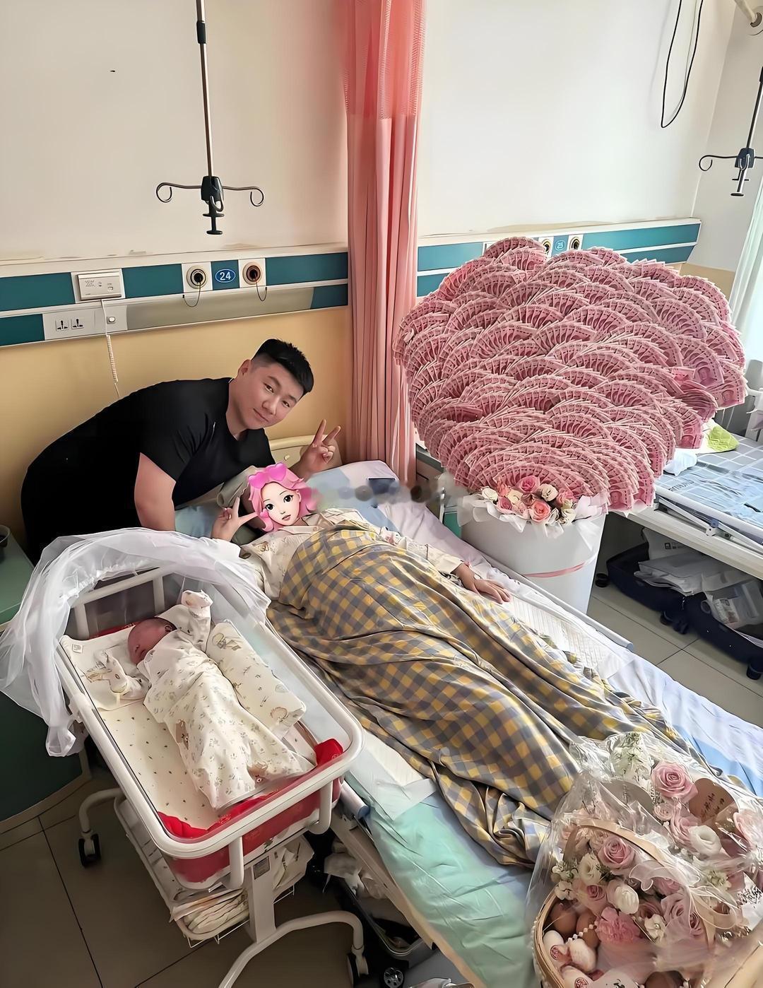 哥们儿条件也不差，为啥不住个VIP单间​​​