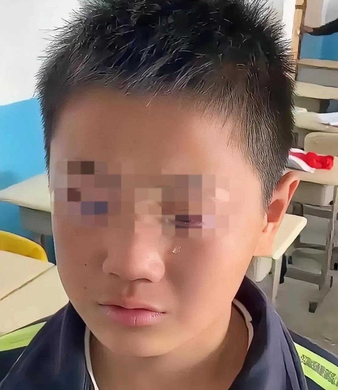 儿子突然让我中午多送一份饭，我第一反应不是心疼钱，是心里一酸。那天他站在门口，