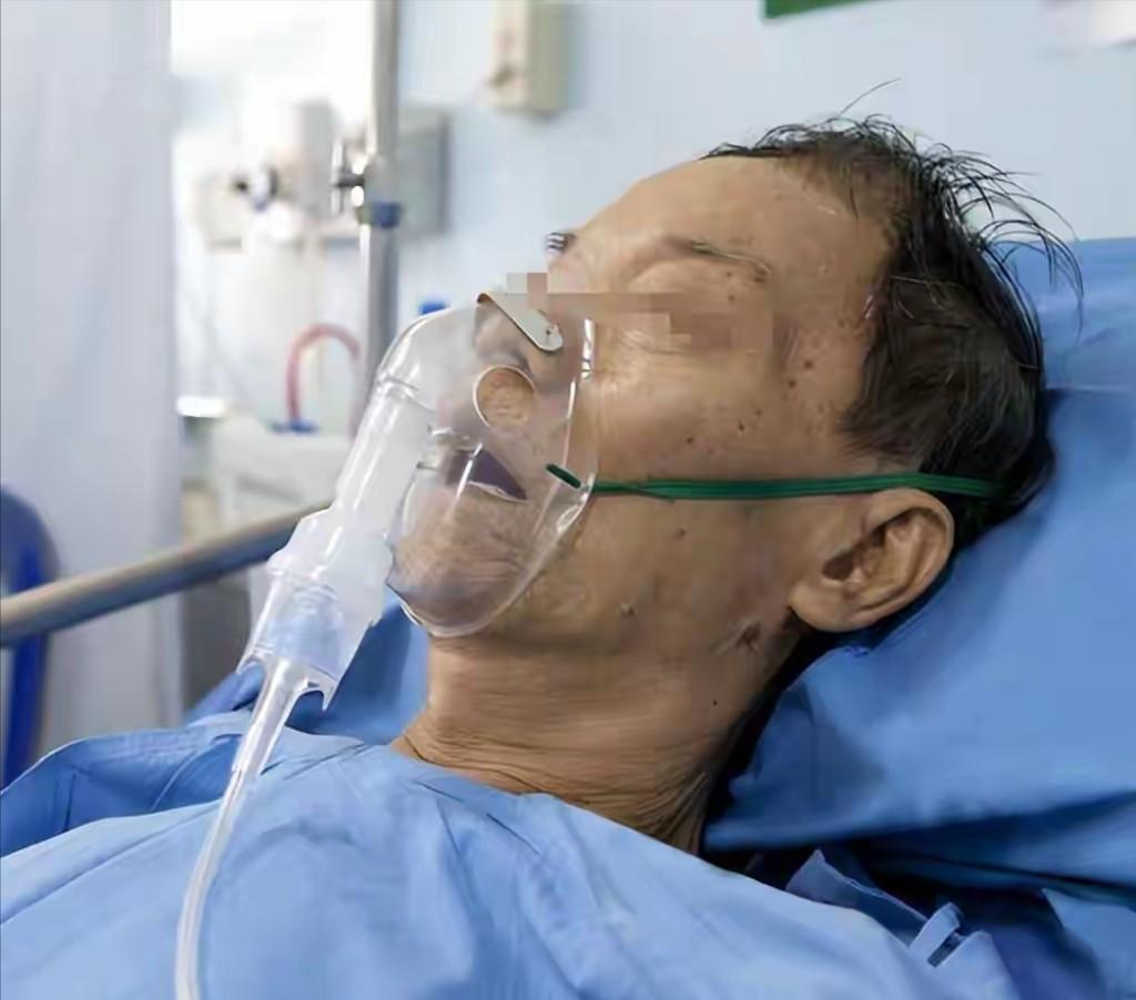 江苏，女子结婚6年，父亲查出尿毒症晚期，她辞职全心照顾父亲，不仅拿出8万积蓄还让