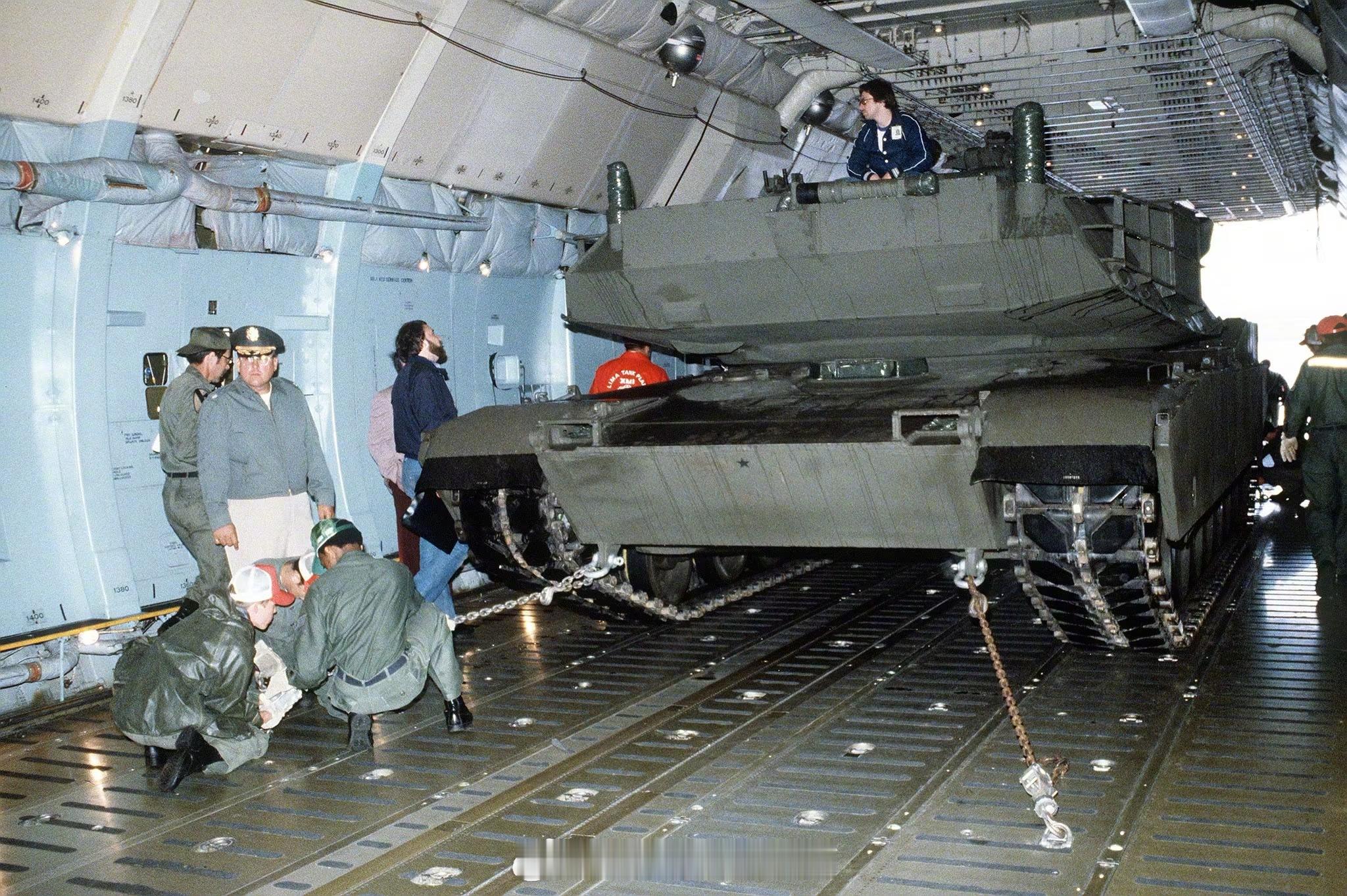 兵器影像照片中的历史1980年6月9日，美国空军一架洛克希德C-5A银河重型运