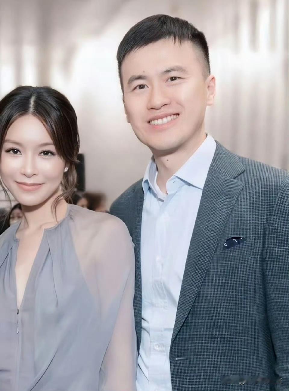 最安心的投胎就是文咏珊的孩子了吧。不是因为妈妈是惊艳荧屏的女明星，而是这对父母